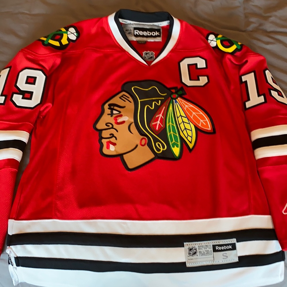 Reebok Chicago Blackhawks Jonathan Toews Jersey